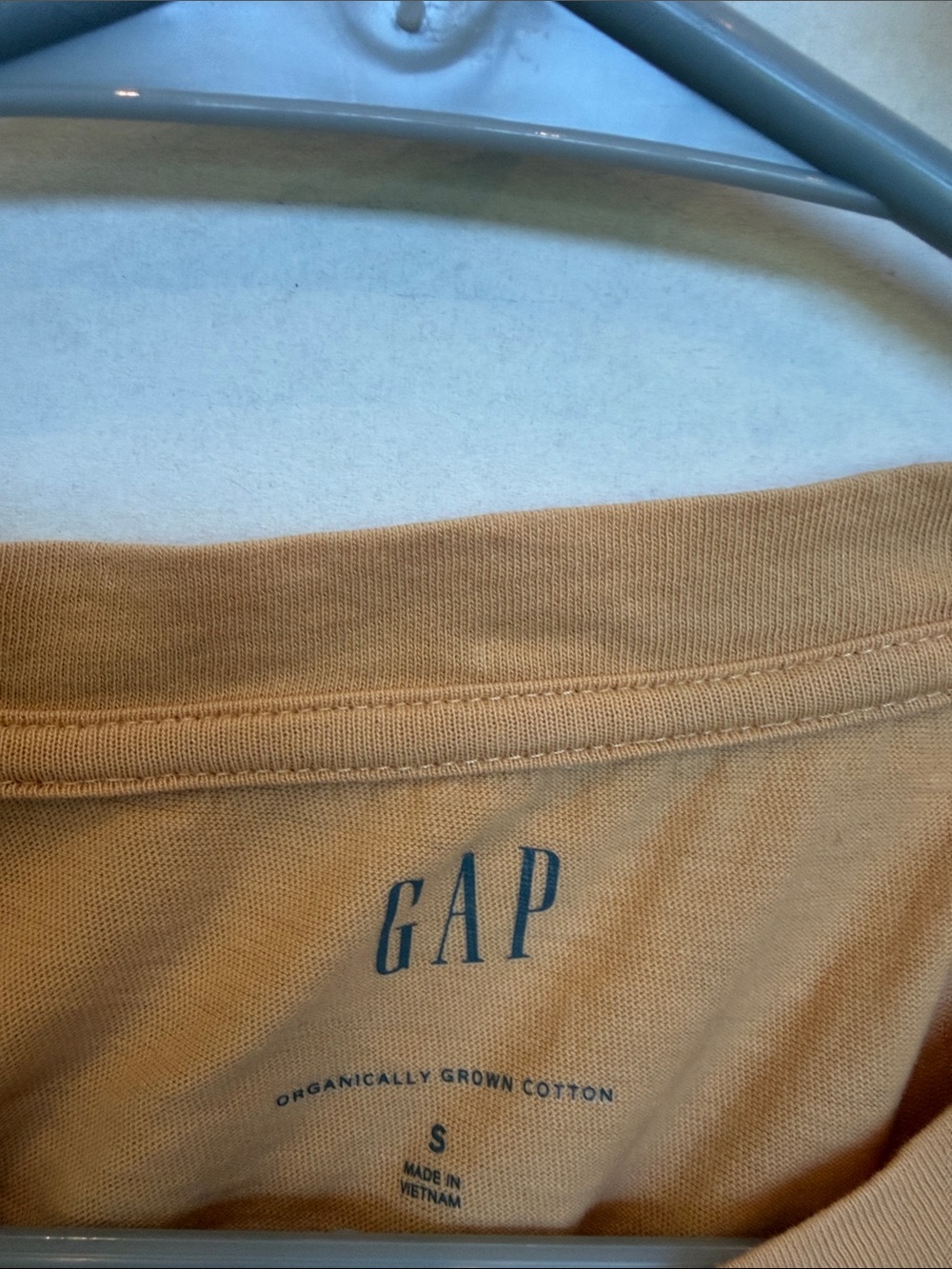 GAP Women's Short Sleeve Tee in Camel Brown - Picture 2 of 3